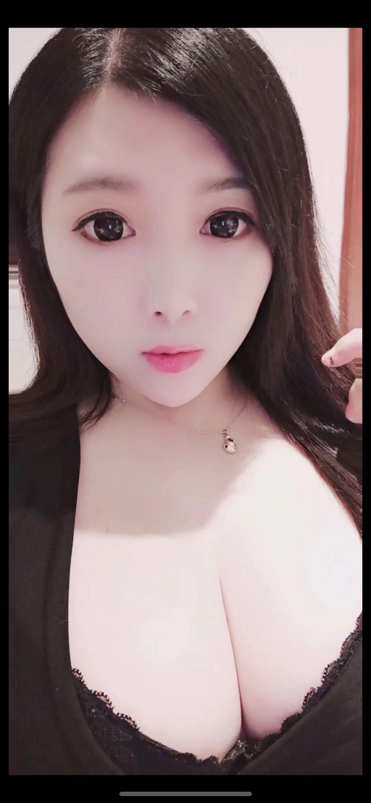 乳交神器，巨乳美女，身材曲线是真的爽 第1张