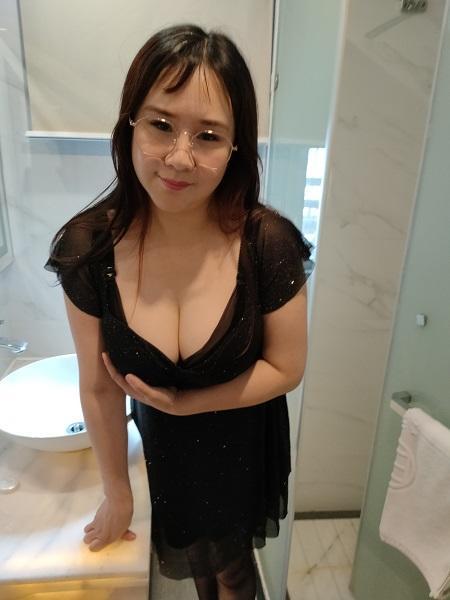 400大洋，验证一个东北高个童颜巨乳，真的顶！不错的体验 第1张
