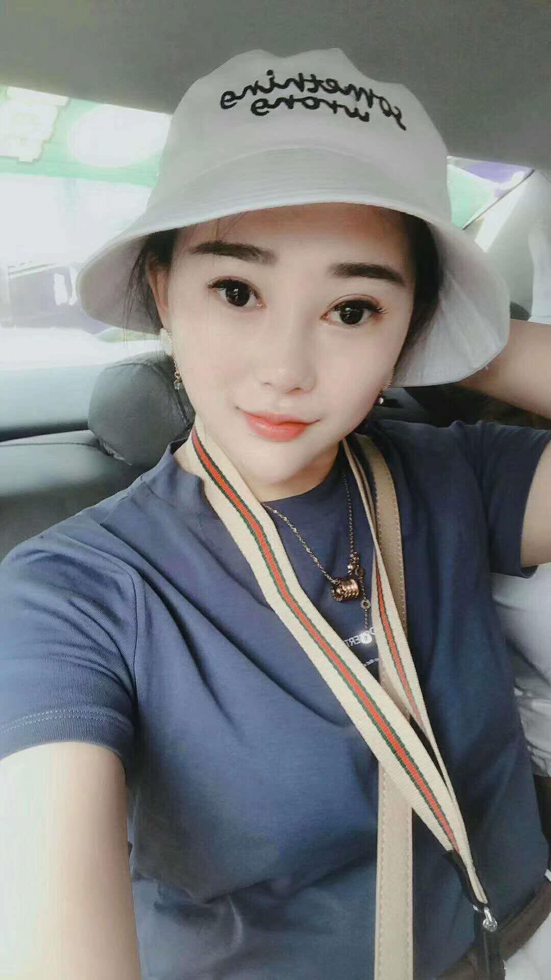 毕业应届生肤白嫩的湘妃,会一字马 第2张